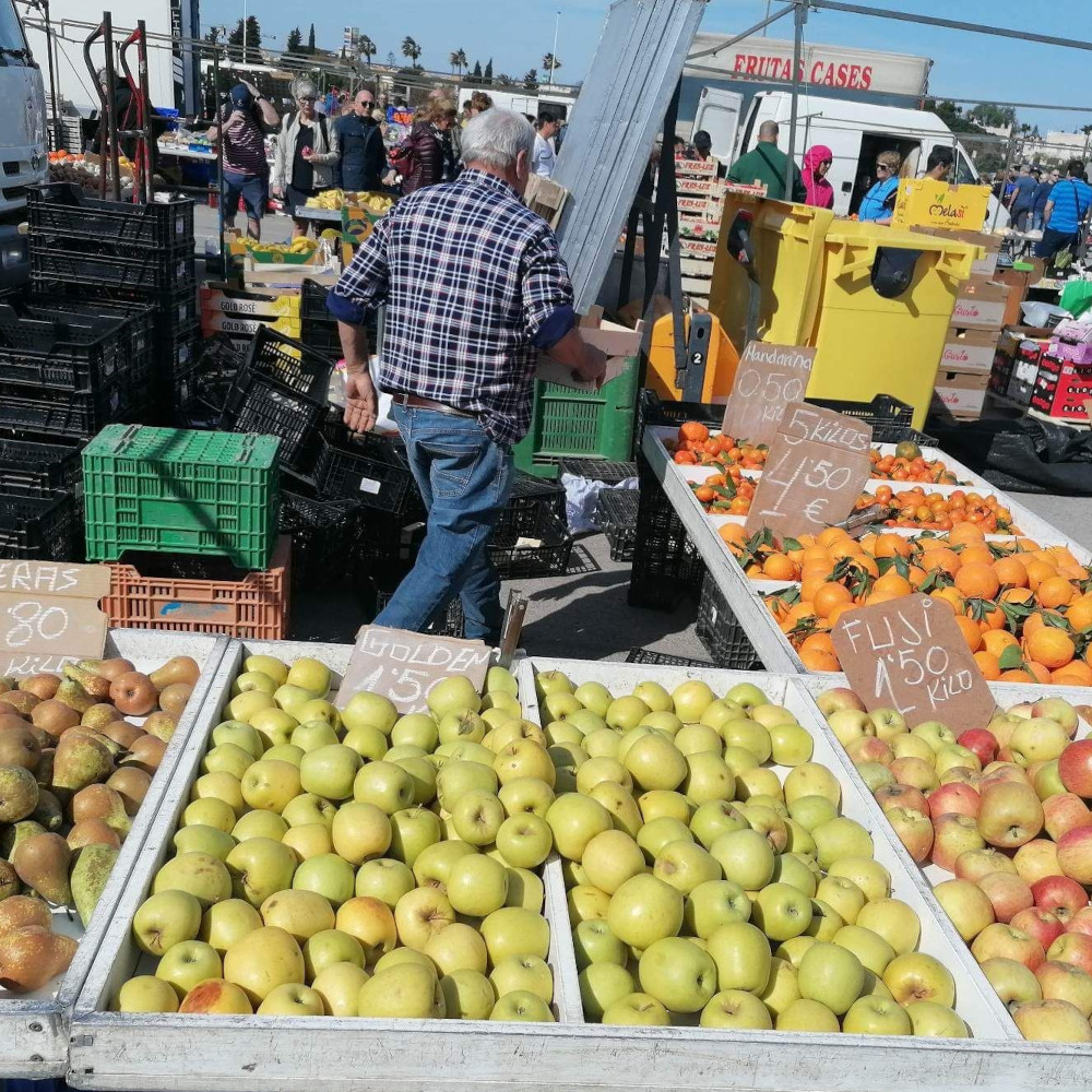 spain market apples